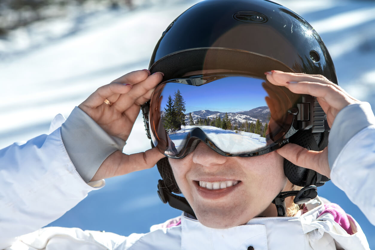 Cascos de esqui con gafas integradas